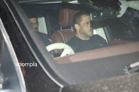 Salman Khan visits Arbaaz-Sshura's little one at hospital