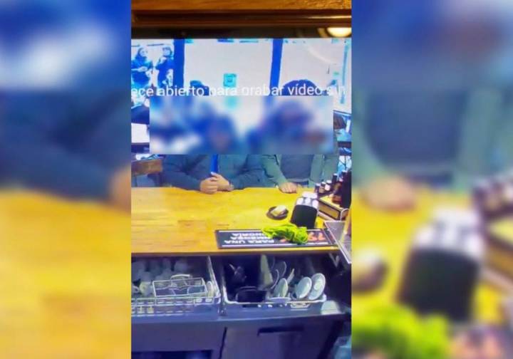Tres ladrones pillados in fraganti por una cámara de seguridad en una cafetería de León