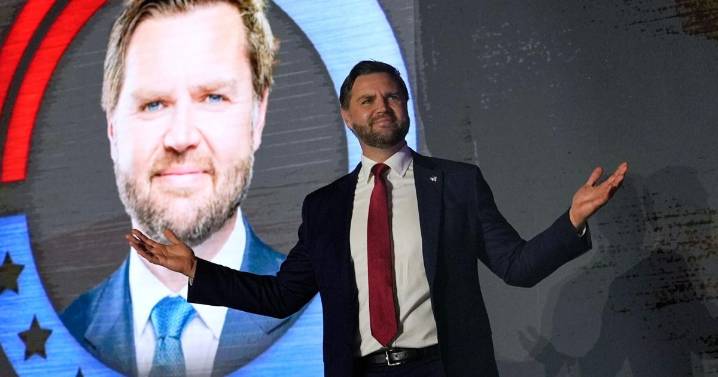 Vance pide reducir la inmigración legal durante evento de Turning Point