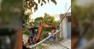 ‘Echen paja’: Santos Tavares, alcalde de Zapata, Morelos, derriba poste al manejar retroexcavadora