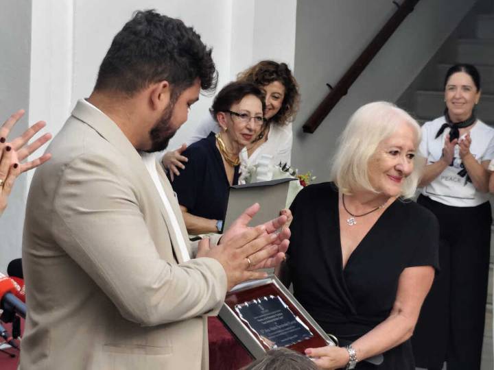 Ana María Fernández, toda una vida asomada al lago de Arcos