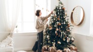 Los 6 colores más poderosos para decorar tu árbol de Navidad según el Feng Shui