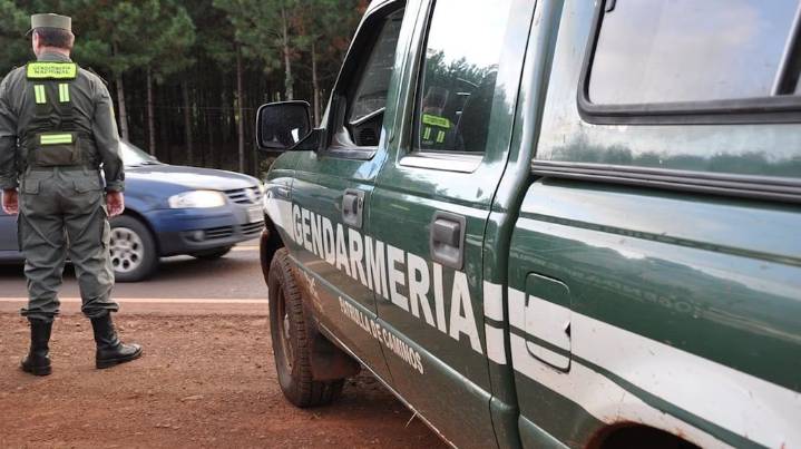 Escándalo en Córdoba: detuvieron a 23 gendarmes acusados de integrar una red que cobraba coimas de hasta $600.000 a camioneros