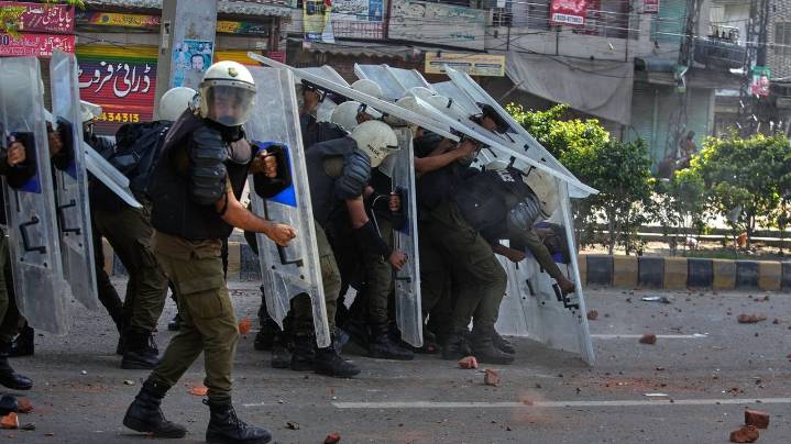 Arrests at pro-Palestinian protest after violence flares in Pakistan's eastern city of Lahore