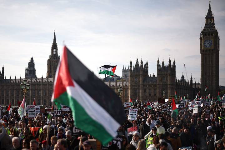 Miles de manifestantes pro palestinos salen a las calles en Londres, Italia y Noruega