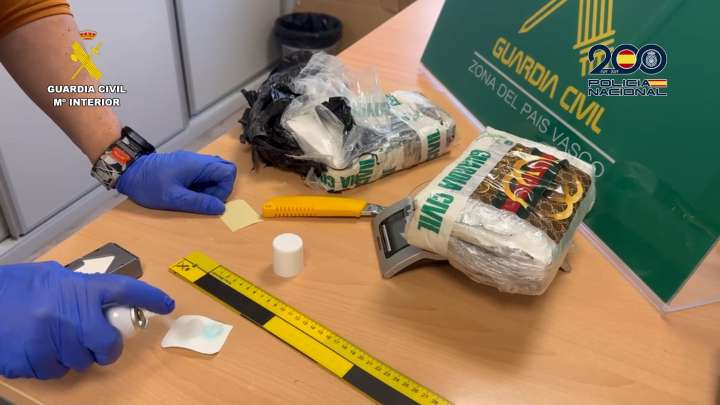 Desarticulada una organización criminal, dirigida por un santoñés, que traficaba con grandes cantidades de cocaína
