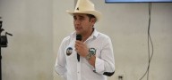 Exalcalde desafía sus sanciones