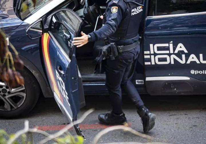 Detenido en Benalmádena por retener en su casa y violar con «gran violencia» a una joven a la que conoció en Tinder