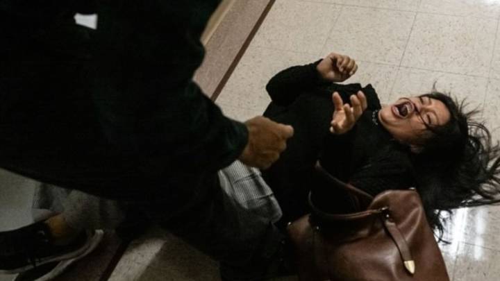 Video | Reconocida actriz reacciona a agresión del ICE contra migrante ecuatoriana - Canal 1