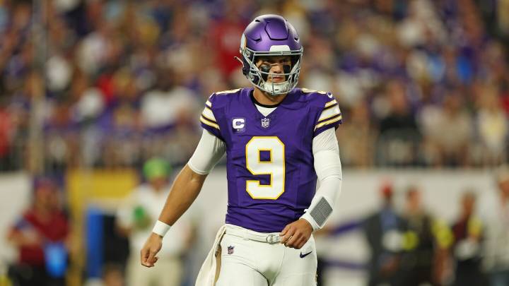 J.J. McCarthy officially out, Carson Wentz to start again for Vikings