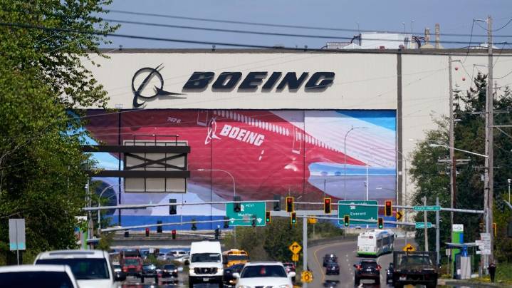 Boeing pushes 777X jet deliveries to 2027 amid certification delays