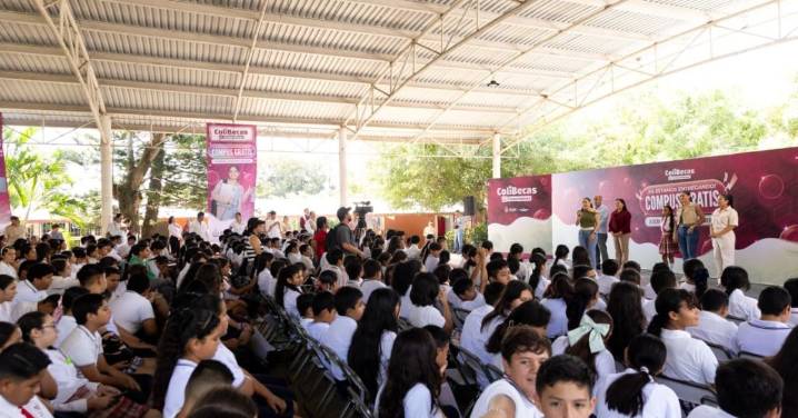 Reciben 362 estudiantes de Cuauhtémoc, computadora portátil gratis