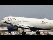 American Airlines flight makes emergency landing after fumes fill cabin