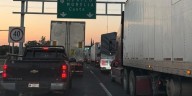 Productores de maíz mantienen bloqueo en km 40 de Guadalajara