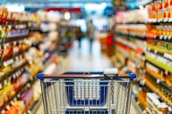 Woman Mistakes Man for a Grocery Store Employee After Seeing Him Guide Blind Woman