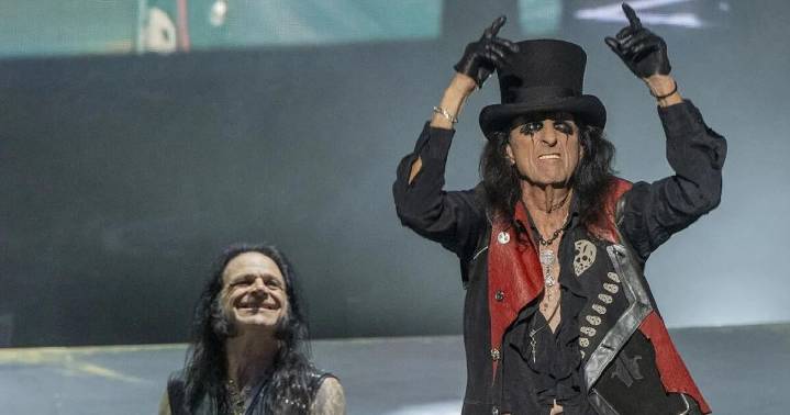 Alice Cooper celebrates 77th birthday with epic performance