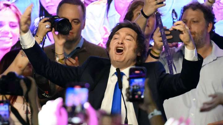 🔴 En vivo. Con un mensaje para los mercados, Bessent sigue de festejo por el triunfo libertario