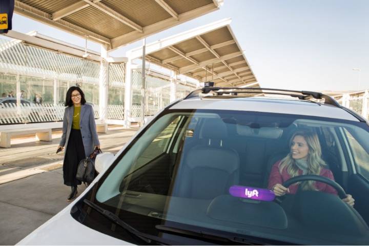Lyft, Uber drivers will be able to unionize under new law signed by Newsom