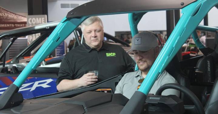 Oasis Powersports celebrates 're-unclosing' of Marion mall
