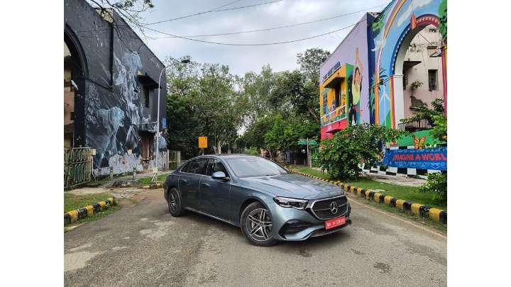 Mercedes-Benz E-Class Verde Silver Metallic: A shade of sophistication