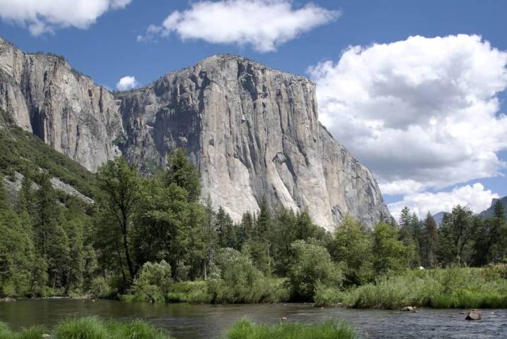 Entusiastas de los deportes extremos practican salto ilegales en este parque nacional de Estados Unidos: ponen en peligro su vida