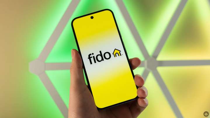 Some Fido customers get used iPhone 16 Pro Max for less than $10