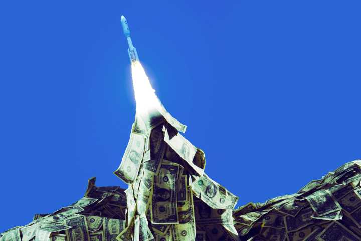 A New Paper Studied Whether NASA Actually Saves Money by Hiring Corporations to Build New Spacecraft, and the Results Are Embarrassing