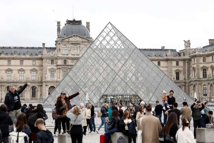 France scrambles to beef up security of cultural sites after Louvre heist