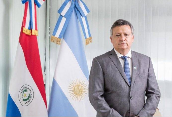 Axel debe tomar la posta