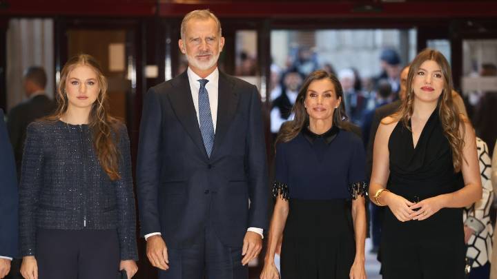 La Familia Real, ya en Oviedo, preside el concierto de los Premios Princesa de Asturias