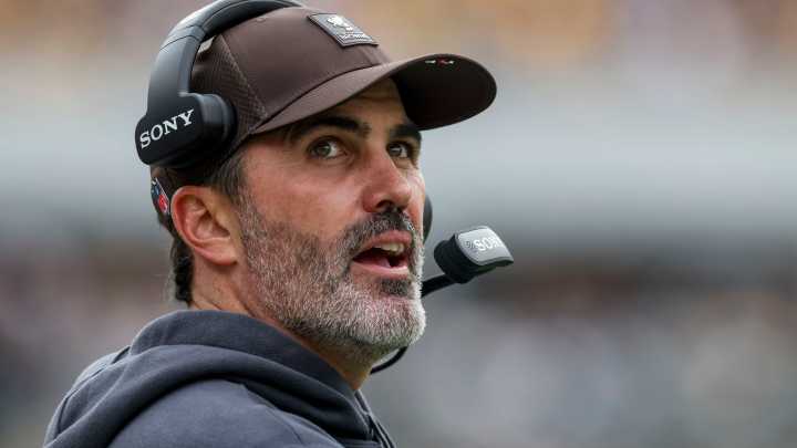 Cleveland Browns coach Kevin Stefanski plans to keep calling plays