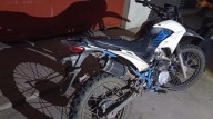 Encuentran moto abandonada en Axochiapan; tiene reporte de robo