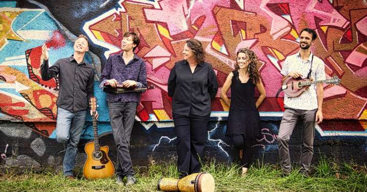 Celtic spirit and American roots: RUNA will play New Spire Stages