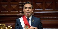 La comunidad LGBTI se une al descontento feminista y rechaza a José Jerí como presidente interino