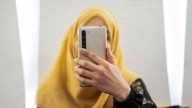 Las mujeres de Afganistán pierden su "última esperanza" tras el bloqueo de internet por parte del Talibán