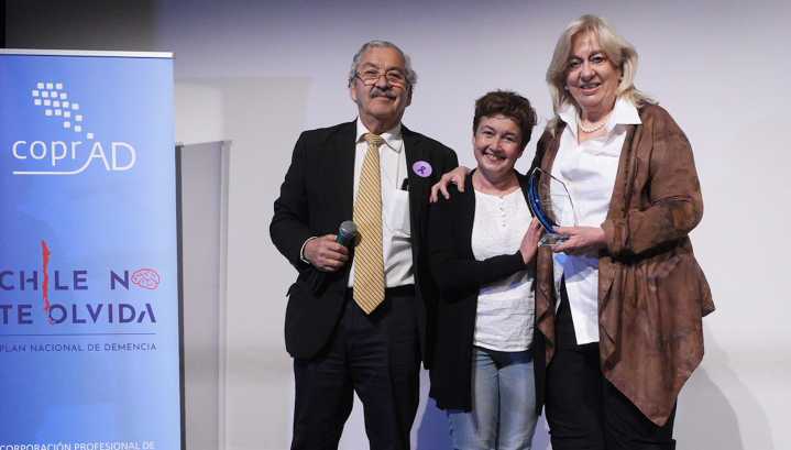Con la presencia de la actriz Paulina Urrutia se realizó la Caminata Nacional por el Alzheimer