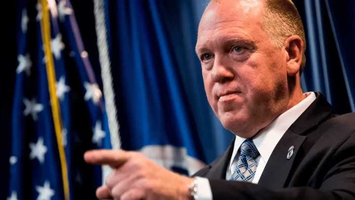 Exigen investigar a ‘zar de la frontera’ de Trump por presunto soborno de 50 mil dólares