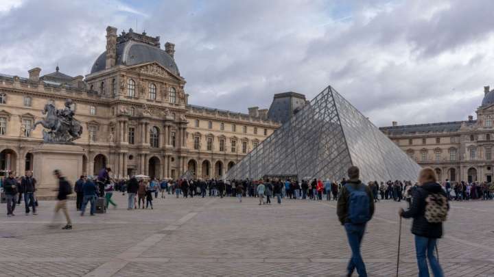 Louvre jewels theft: Police admit chinks in museum’s security armour