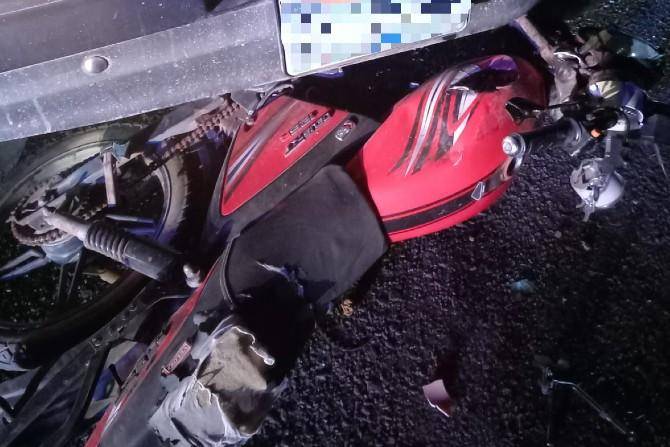 Motociclista lesionado en choque carretero