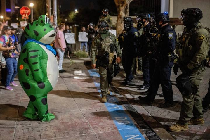 Orlando 'No Kings' organizers urge protesters to don inflatables