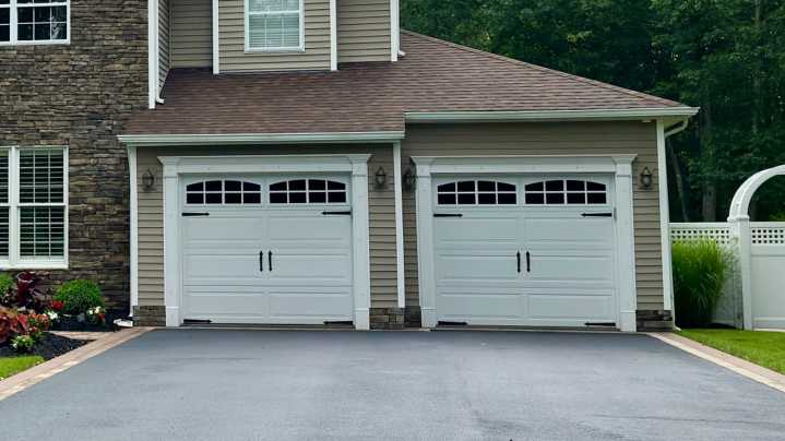 The Dollar Tree Trick For Keeping Your Garage Cooler May Not Be Worth Your Time