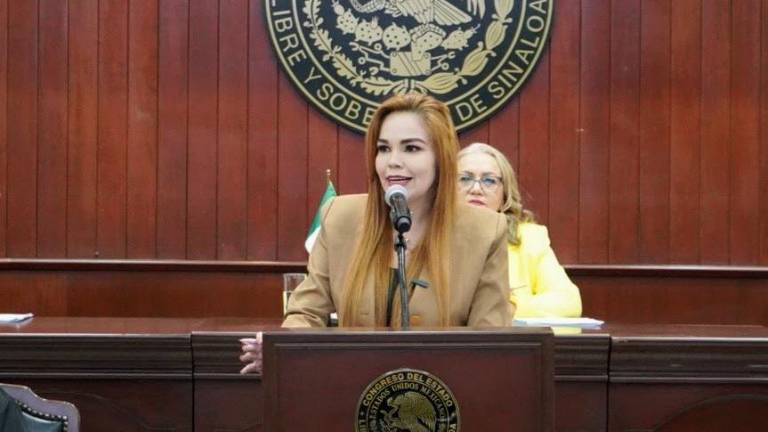 Recuperan camioneta robada de la diputada Paola Gárate en Culiacán