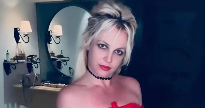 Britney Spears Wearing Red Thong Deserves Second Glance