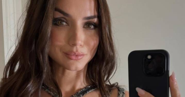 Ana de Armas’ Photos in Miniskirt & Boots Have Fans Saying ‘Tom Cruise Won'