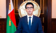 Presidente de Madagascar confirmó que huyó a un "lugar seguro" en medio de protestas