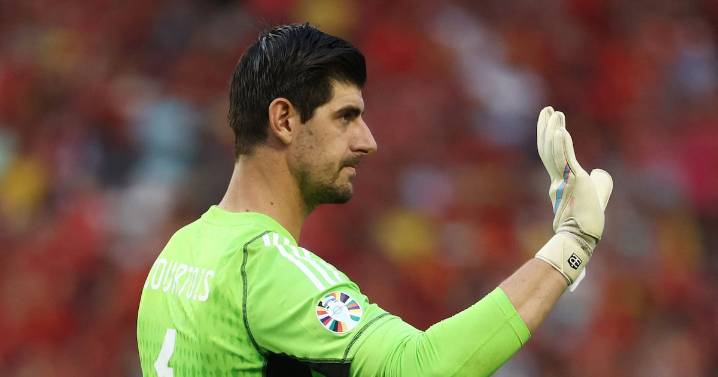 Thibaut Courtois enciende el ventilador y se lanza contra el presidente del Barcelona y LaLiga