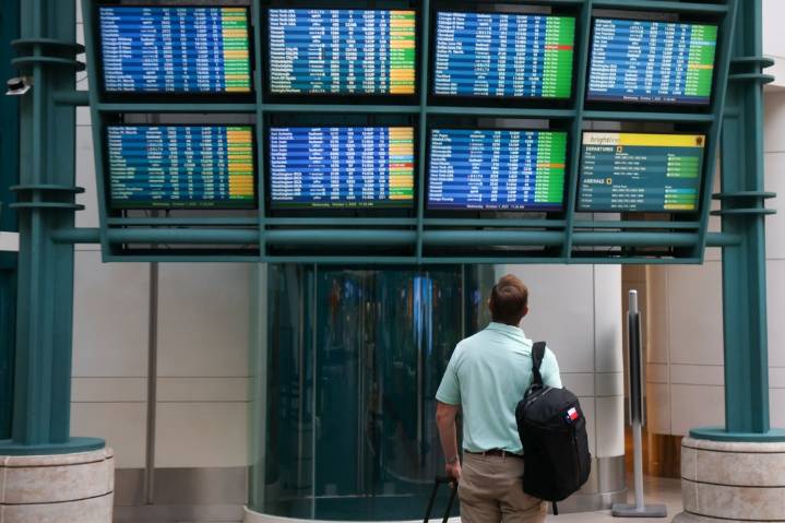As flight delays loom, SpaceX puts up defense in rocket vs. airplane debate