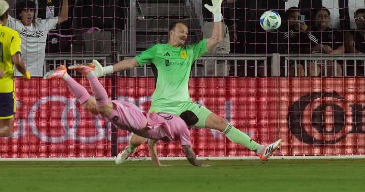 Messi's two goals lift Inter Miami past Nashville 3