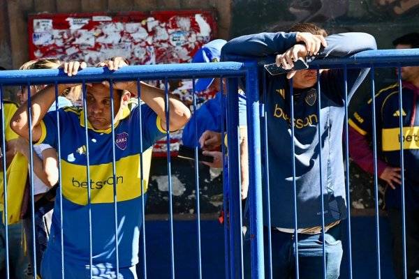 Miles de hinchas de Boca y otros equipos despiden a Miguel Ángel Russo