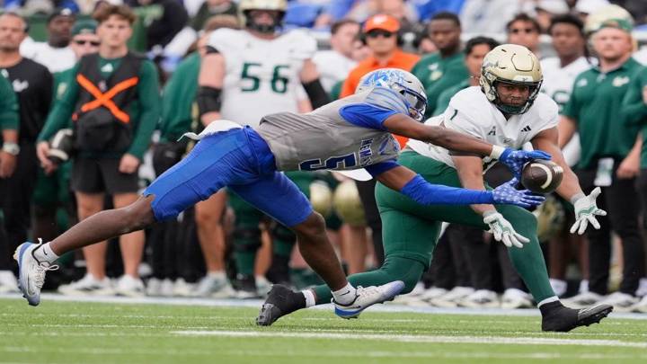 Memphis rallies for 34-31 win over No. 18 USF